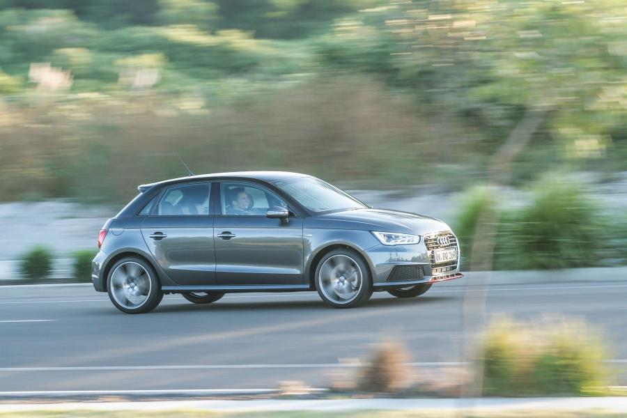  Audi A1 Sportback TFSI S-Line 2015 года  (AU) (фото 18 из 26)